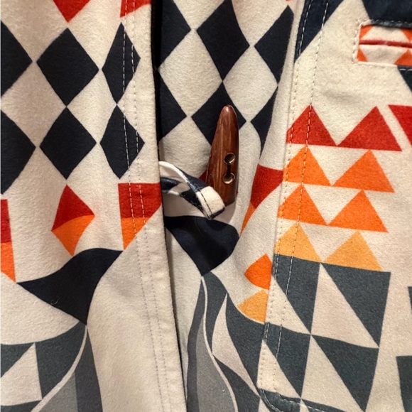 Geometric Patterned Hooded Jacket - Picture 2 of 8